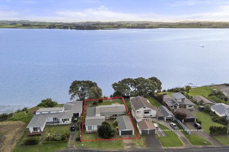 Photo of property in 8 First Avenue, Glenbrook, 2681