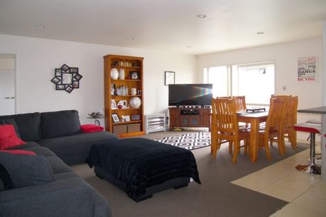 Photo of property in 42 Keri Vista Rise, Papakura, 2110