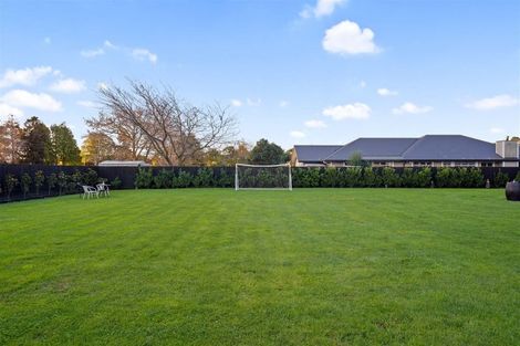 Photo of property in 12 Queenswood Gardens, Mairehau, Christchurch, 8052