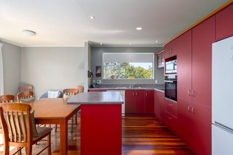 Photo of property in 2 Windermeer Grove, Churton Park, Wellington, 6037