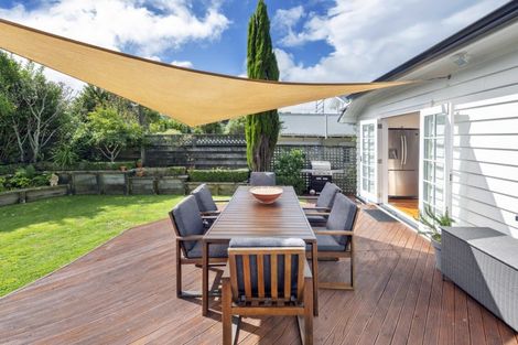 Photo of property in 96 Ranui Crescent, Khandallah, Wellington, 6035