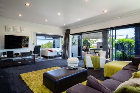 Photo of property in 12 Margaret Place, Merrilands, New Plymouth, 4312