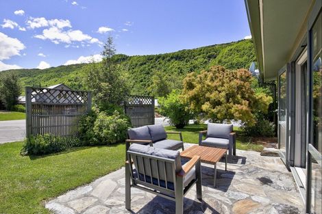 Photo of property in 10 Alexander Place, Arrowtown, 9302