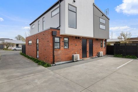 Photo of property in 52a Picton Avenue, Riccarton, Christchurch, 8011