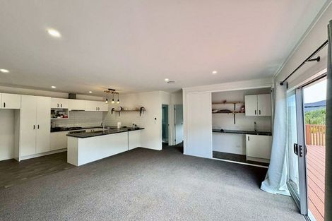 Photo of property in 6 Whenu Way, Bell Block, New Plymouth, 4312