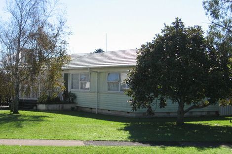 Photo of property in 108 Edgewater Drive, Pakuranga, Auckland, 2010