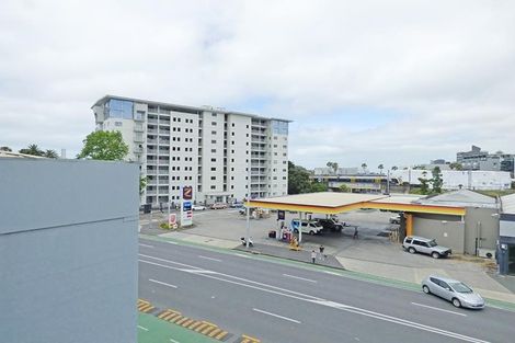 Photo of property in The Cube Apartments, 305/155 Beach Road, Auckland Central, Auckland, 1010