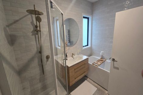Photo of property in 52 Tiketike Way, Brooklyn, Wellington, 6021