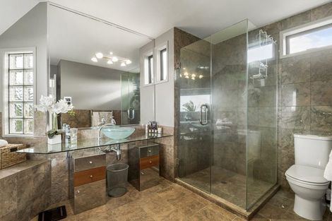 Photo of property in 32a Knights Road, Rothesay Bay, Auckland, 0630