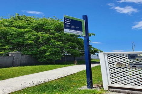 Photo of property in 27 Pahi Place, West Harbour, Auckland, 0618