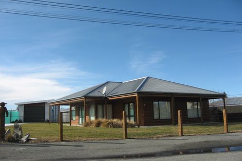 Photo of property in 2 Sealy Street, Twizel, 7901