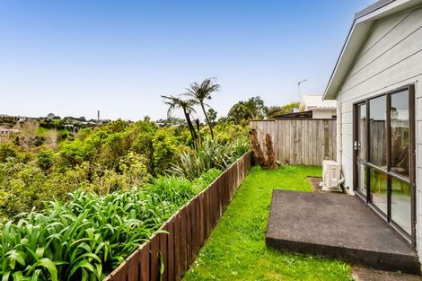 Photo of property in 14a Marchant Place, Westown, New Plymouth, 4310