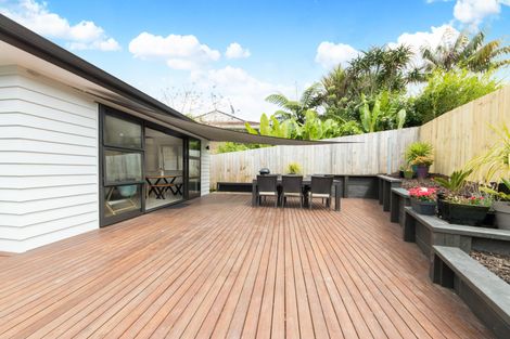 Photo of property in 31 Oreil Avenue, West Harbour, Auckland, 0618