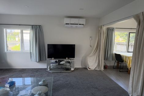 Photo of property in 1/132 Archers Road, Glenfield, Auckland, 0629