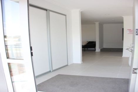 Photo of property in 69 Pepene Avenue, Takanini, 2112