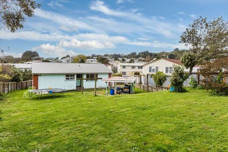 Photo of property in 25 Loongana Street, Waitangirua, Porirua, 5024