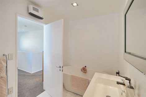 Photo of property in 35b Holly Road, St Albans, Christchurch, 8014