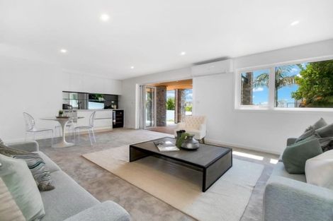 Photo of property in 19 Scarboro Terrace, Murrays Bay, Auckland, 0630