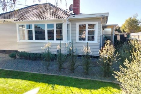 Photo of property in 6 Coates Grove, Silverstream, Upper Hutt, 5019