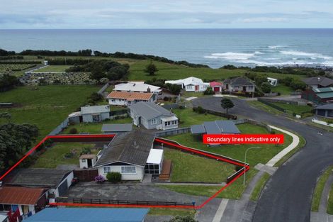 Photo of property in 12 Hickey Place, Opunake, 4616