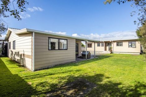 Photo of property in 215 Gravatt Road, Papamoa Beach, Papamoa, 3118