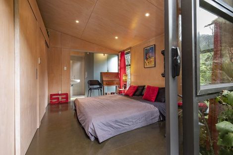 Photo of property in 53 Karekare Road, Karekare, New Lynn, 0772