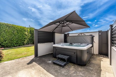 Photo of property in 82 Dalwharn Street, Wallacetown, 9816