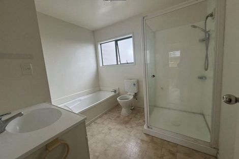 Photo of property in 2/5 Kilham Avenue, Northcote, Auckland, 0627