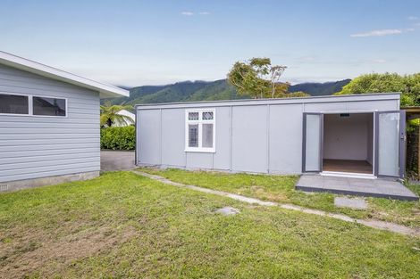 Photo of property in 32 Sylvan Avenue, Waikanae, 5036