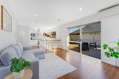 Photo of property in 2 Chale Place, Somerville, Auckland, 2014
