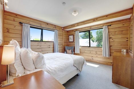 Photo of property in 1/57 Seaview Road, Glenfield, Auckland, 0629