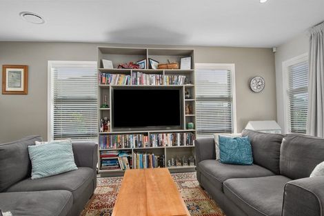 Photo of property in 16 Korako Drive, Kumeu, 0810