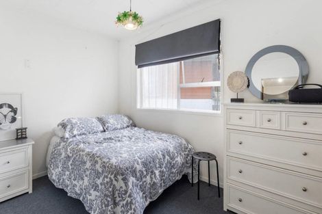 Photo of property in 82 Reynella Drive, Massey, Auckland, 0614