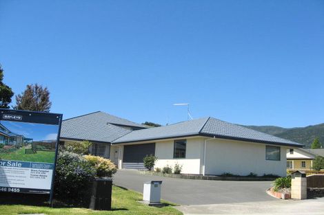 Photo of property in 10 Trolove Place, Stoke, Nelson, 7011