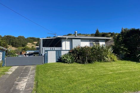 Photo of property in 43 Cambridge Terrace, Kaiti, Gisborne, 4010