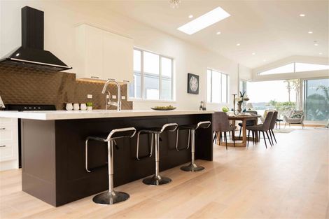 Photo of property in 2 Craigs Way, Hobsonville, Auckland, 0616