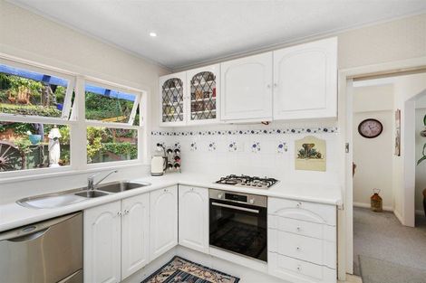 Photo of property in 39 Sunrise Boulevard, Tawa, Wellington, 5028