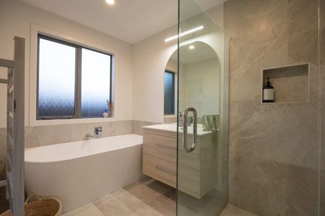 Photo of property in 2 Seddon Street, Takaro, Palmerston North, 4412