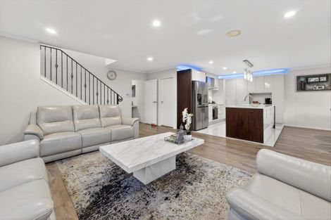Photo of property in 10 Yatterina Avenue, Takanini, 2112