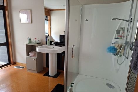 Photo of property in 1/1 Carlisle Road, Torbay, Auckland, 0630