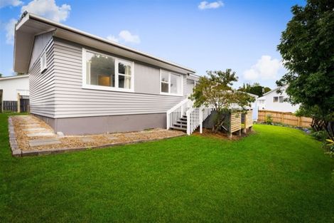 Photo of property in 15 Lendic Avenue, Henderson, Auckland, 0612