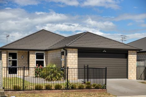 Photo of property in 17 Marion Crescent, Papamoa Beach, Papamoa, 3118