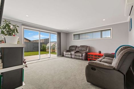 Photo of property in 6 Kuakua Close, Papamoa Beach, Papamoa, 3118