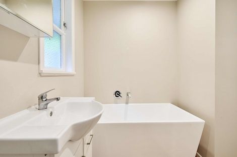 Photo of property in 381a Karori Road, Karori, Wellington, 6012