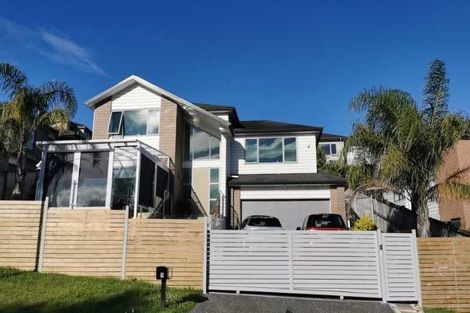 Photo of property in 5 Baker Street, Fairview Heights, Auckland, 0632