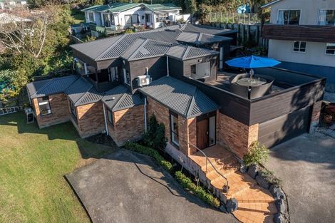 Photo of property in 2/53 Seaton Road, Murrays Bay, Auckland, 0630