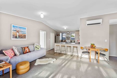 Photo of property in 7 Eruini Street, Waikanae Beach, Waikanae, 5036