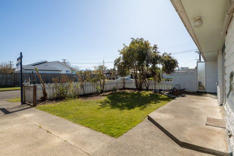 Photo of property in 2/138 Budge Street, Riversdale, Blenheim, 7201