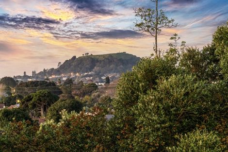 Photo of property in 5 Keystone Avenue, Mount Roskill, Auckland, 1041