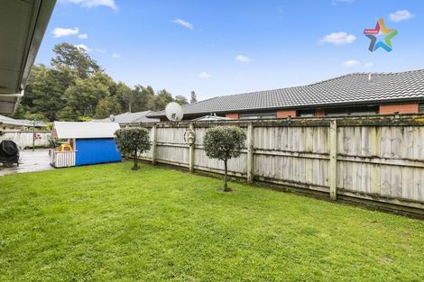 Photo of property in 21 Aragon Grove, Kingsley Heights, Upper Hutt, 5018